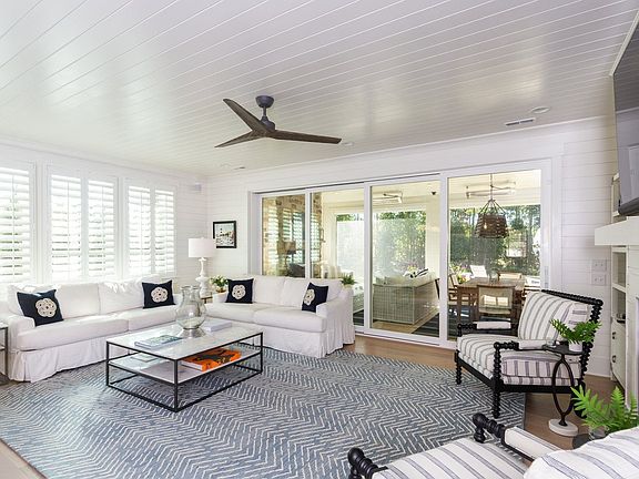 Light-filled Open Living