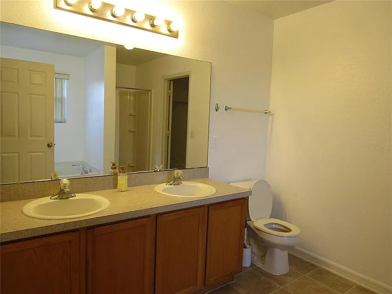 121 Bristol Forest Trl — Photo 16