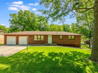 5021 NW Huonker Rd, Kansas City, MO 64151