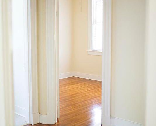 4th image of 2008 Walker St