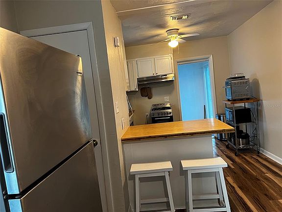 2nd image of 408 NE 18th St