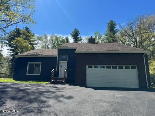 72 Cole Lane, Troy, NY 12180