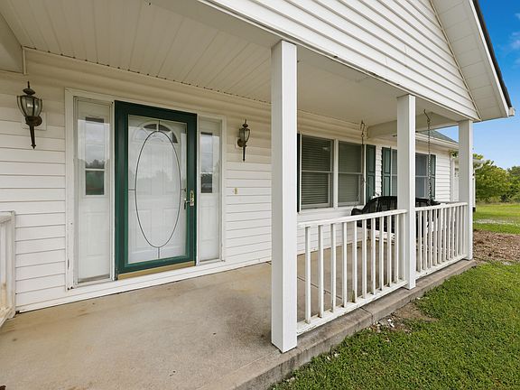 3rd image of 205 Eagle View Ln