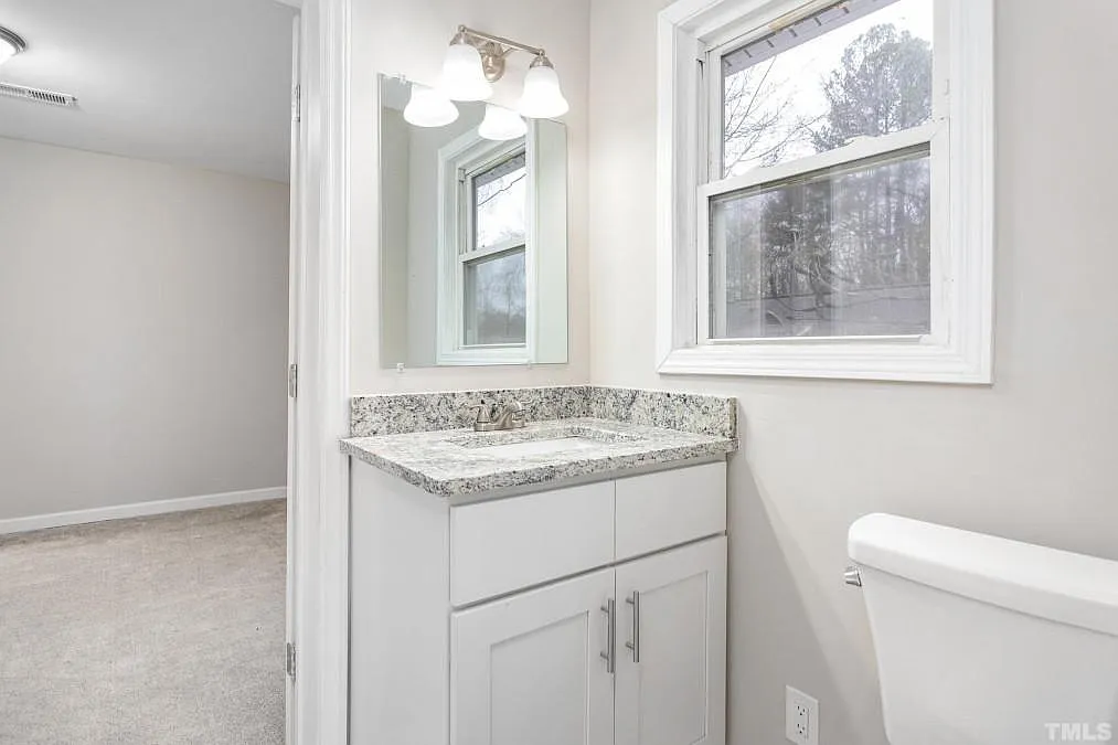 2 bed, 768 sqft, $1,700 — Photo 3