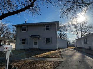 909 26th St N, Fargo, ND 58102