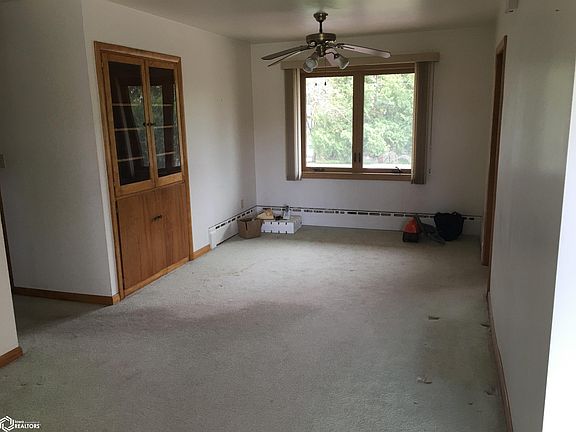 3rd image of 117 Fairway Dr