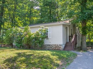 94 Upper Greenwood Rd, Hewitt, NJ 07421