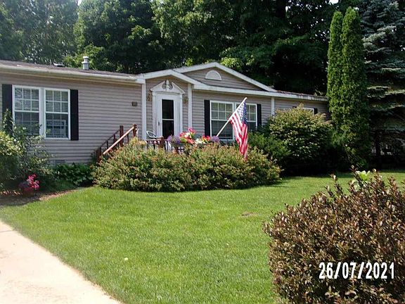 7400 72 Lakeview Ave Charlevoix Mi 49720 Zillow