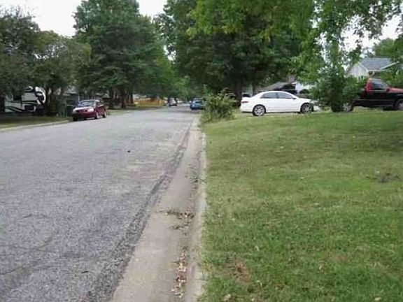 Exterior Neighborhood (street photo)