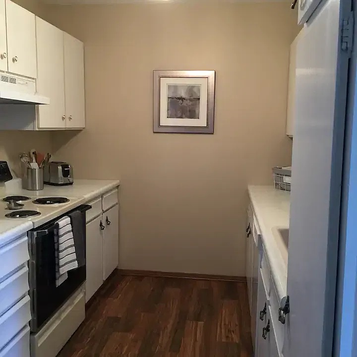 2 bed, 1.5 bath, 930 sqft, $1,400 — Photo 3