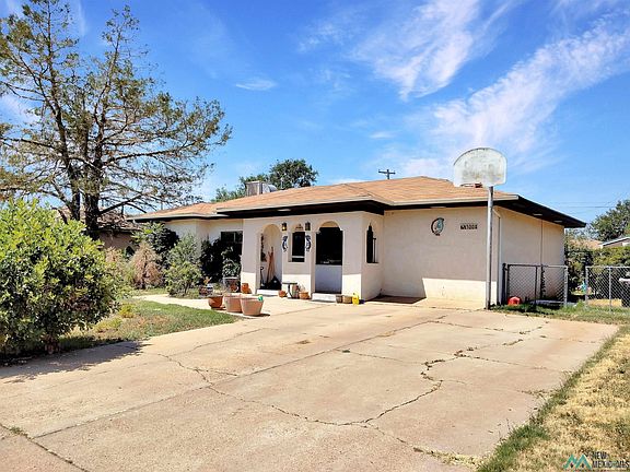 2nd image of 3004 Las Palomas Rd