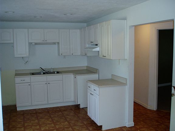 large Eat in Kitchen