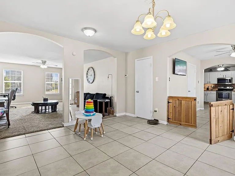 2702 Maci Ct — Photo 19