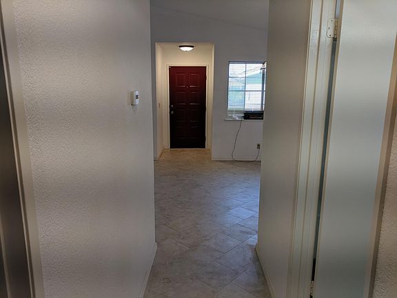 2nd image of 1078 Minoru Dr