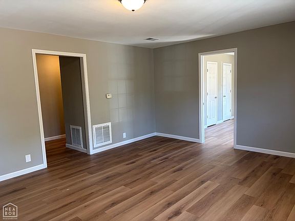 4th image of 4904 Prospect Rd