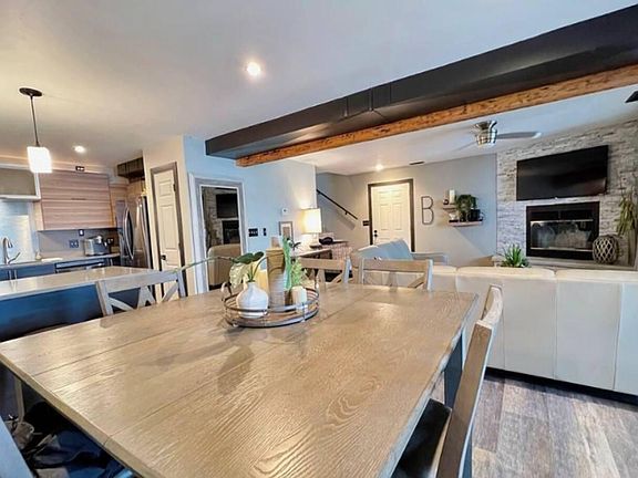 Spacious Living room does have Island Top Seating