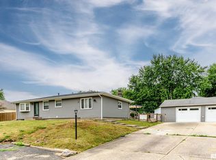 1029 N Country Ln, Peoria, IL 61604