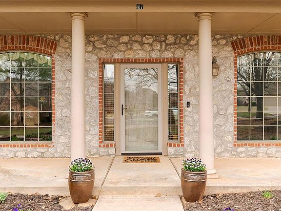 3rd image of 417 Heritage Green Rd