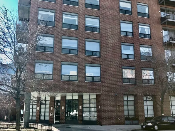 859 W Erie St APT 402, Chicago, IL 60642