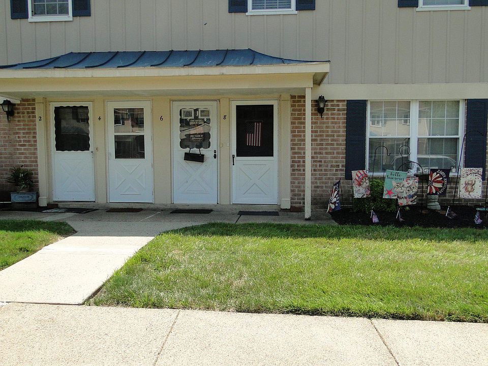 1st image of 8 Shannon Dr