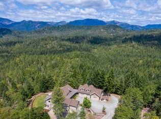 1882 Stewart Rd, Grants Pass, OR 97526