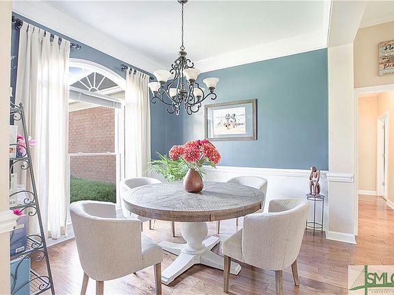 3rd image of 6 Oak Park Pl