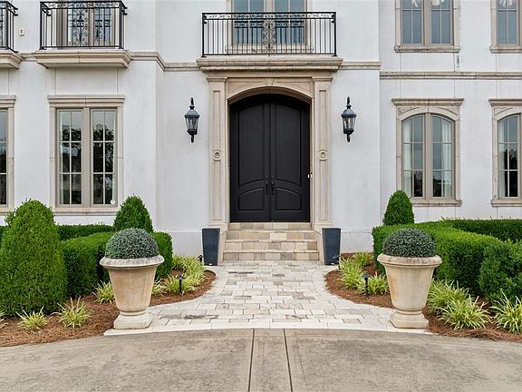 5th image of 317 Village Way