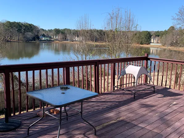 661 Woodstone Rd, Lithonia, GA 30058