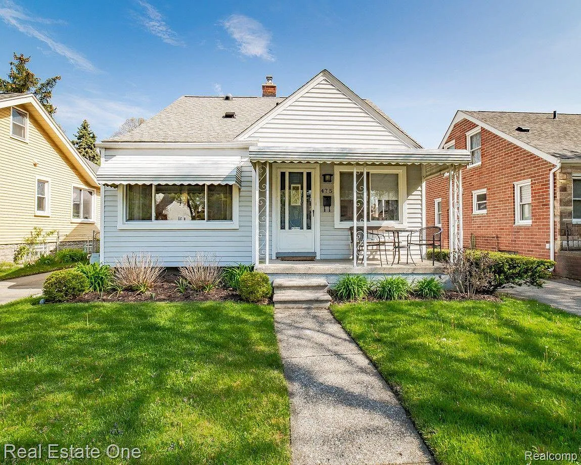 3 bed, 1244 sqft, $3,000 — Photo 1