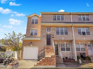 24 Daniella Ct, Staten Island, NY 10314