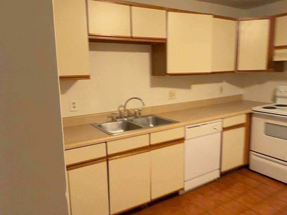 1st image of 10 Wrentham Rd APT 303
