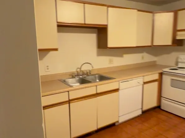 10 Wrentham Rd, Worcester, MA