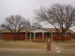 800 S 23rd St, Slaton, TX 79364
