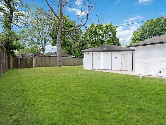 5th image of 4911 Macridge Boulevard