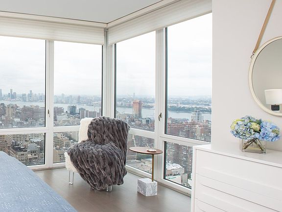 4th image of 125 W 31st St APT 32K