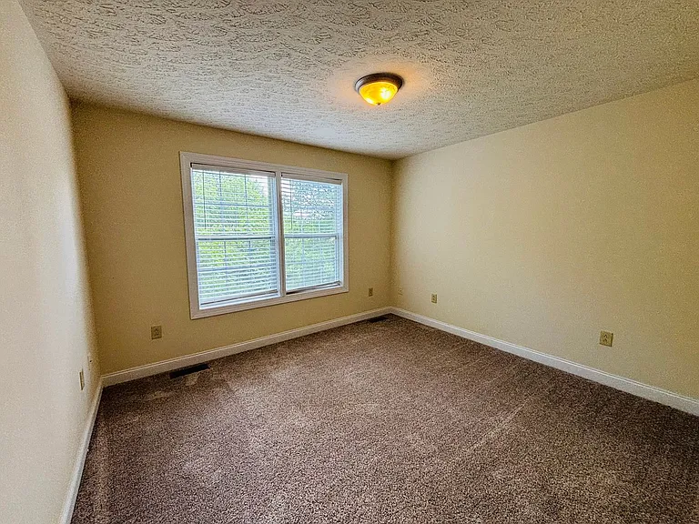 305 Silver Leaf Dr — Photo 15