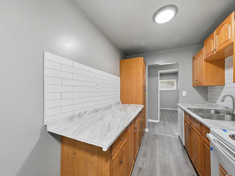 237 Grampian Rd — Photo 13