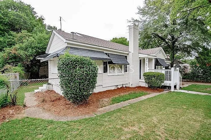 2 bed, 1.0 bath, 1088 sqft, $1,197 — Photo 2
