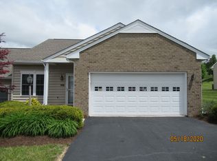 175 Slate Creek Dr NW, Christiansburg, VA 24073