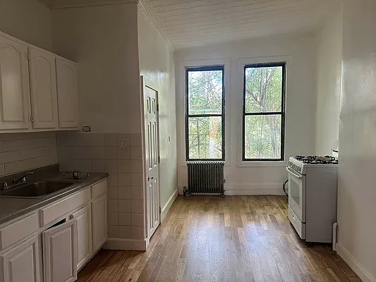 Kitchen, photo 1