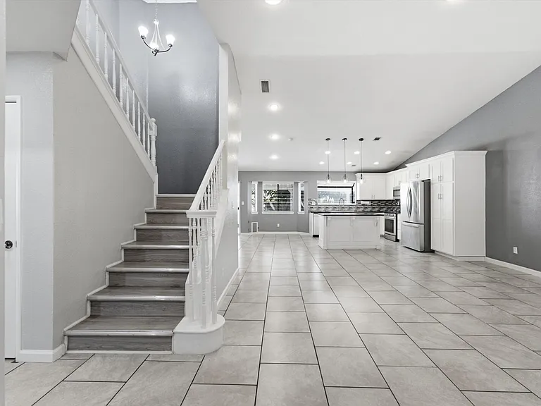3129 Golfwood Ct — Photo 5