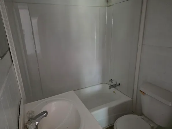 408 S 5th St #1/2, Hugo, OK 74743