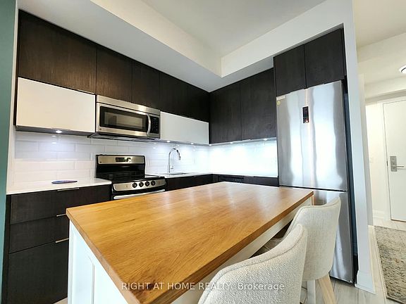 4th image of 56 Annie Craig Dr #608
