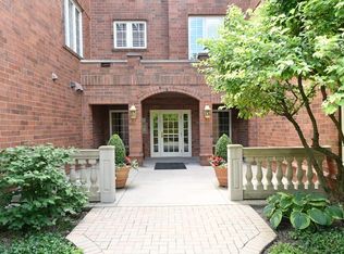 114 Regent Wood Rd #114, Northfield, IL 60093