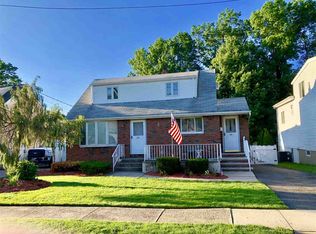 20 Spruce St, Fairview, NJ 07022