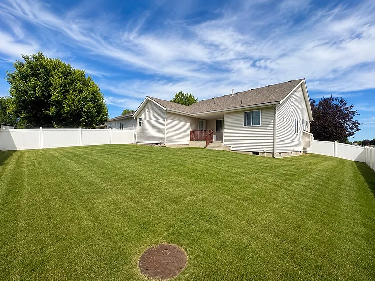1703 W Tree Ln — Photo 18