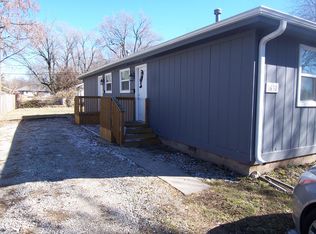1630 N Hayes Ave, Springfield, MO 65803