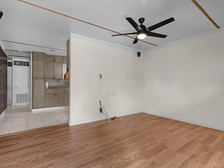 14043 Tennessee Ave — Photo 6