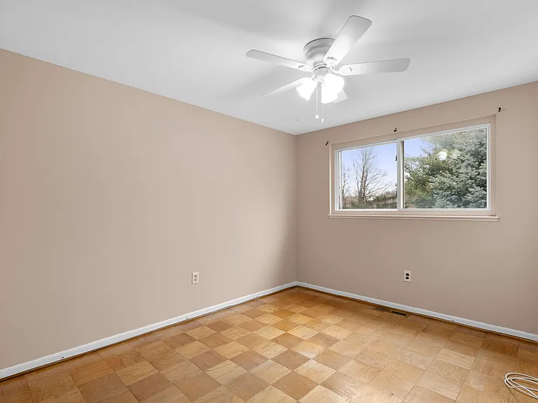 1029 Regina Dr — Photo 15