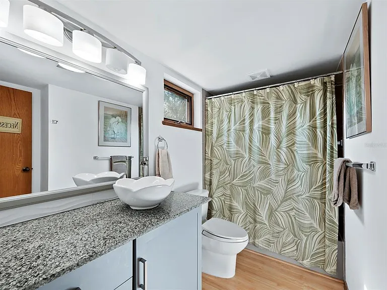 5141 Saint Albans Ave — Photo 19